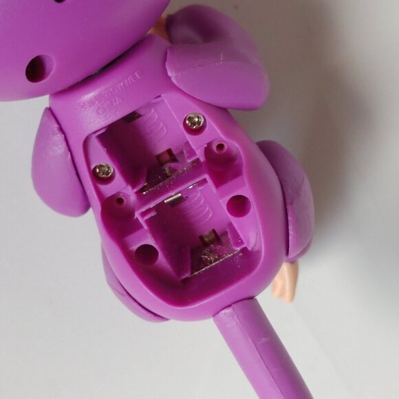 CUTE Fingerlings 4" Interactive Toy Monkey w/Monkey Sounds WowWee 2016 - Picture 5 of 6